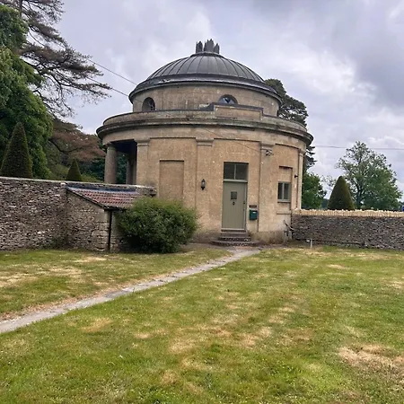 Bath Nyaraló